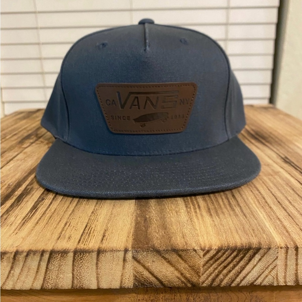 NWOT Vans Starter leather patch snapback